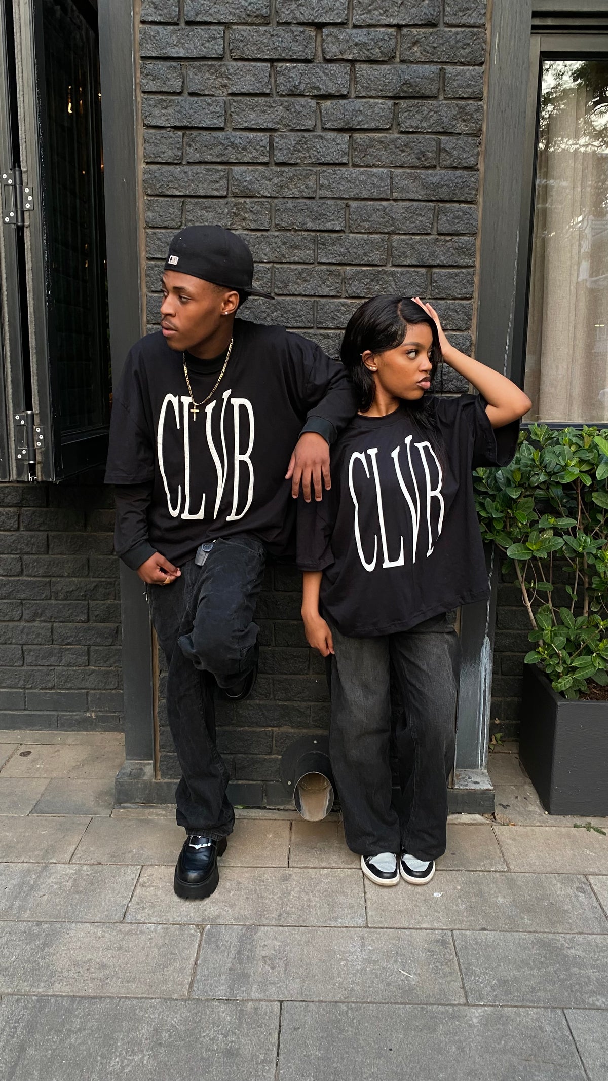 CLVB OVERSIZE T-SHIRT BLACK & WHITE